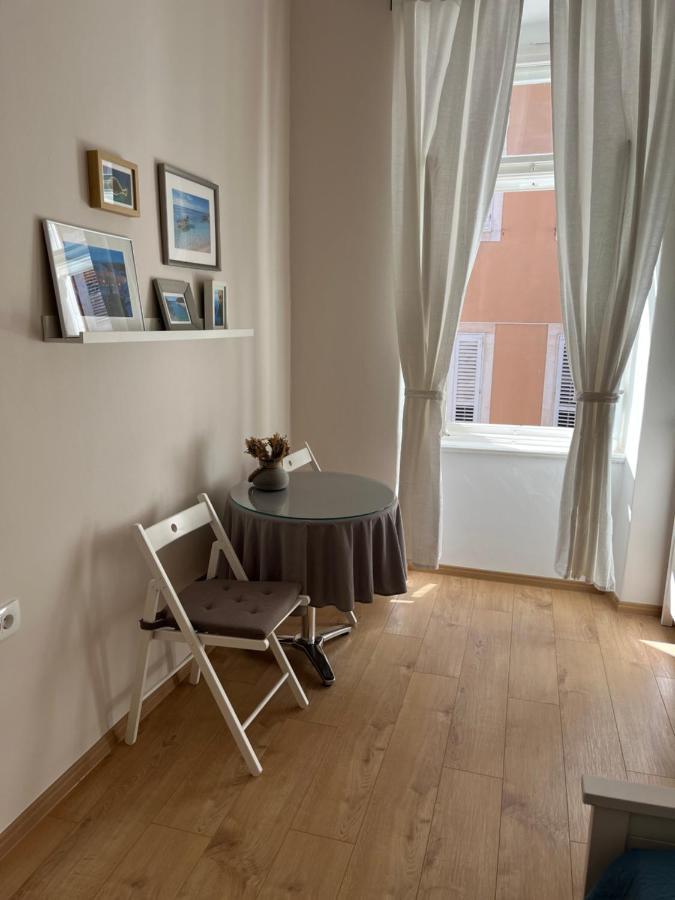 Apartment Check In Pula Exterior photo